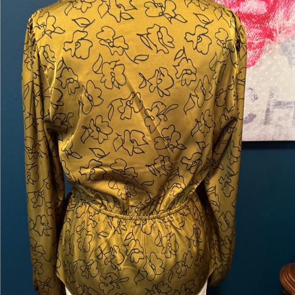 ASTR the label Asymmetrical Collared Floral Wrap Top Olive Floral Sketch Large - Picture 6 of 9